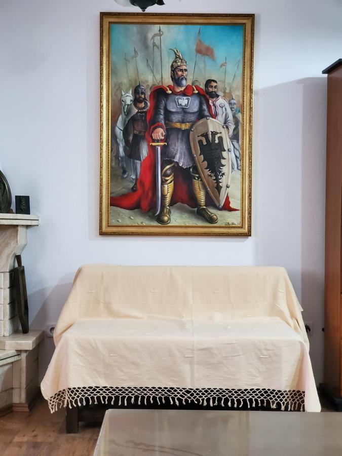 Unique Traditional House, Hosted By J&G Tirana Bagian luar foto