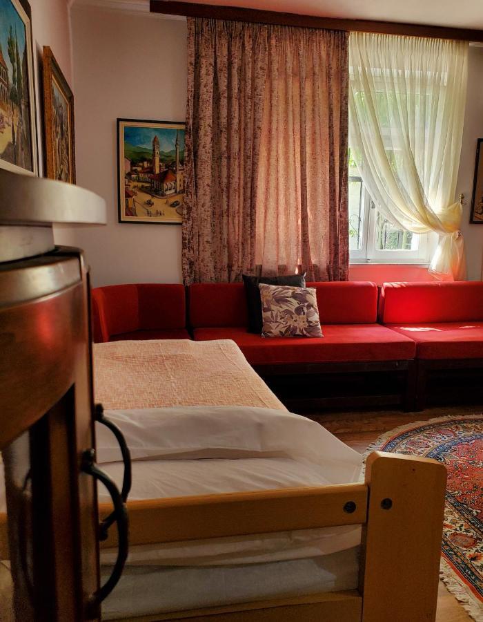 Unique Traditional House, Hosted By J&G Tirana Bagian luar foto