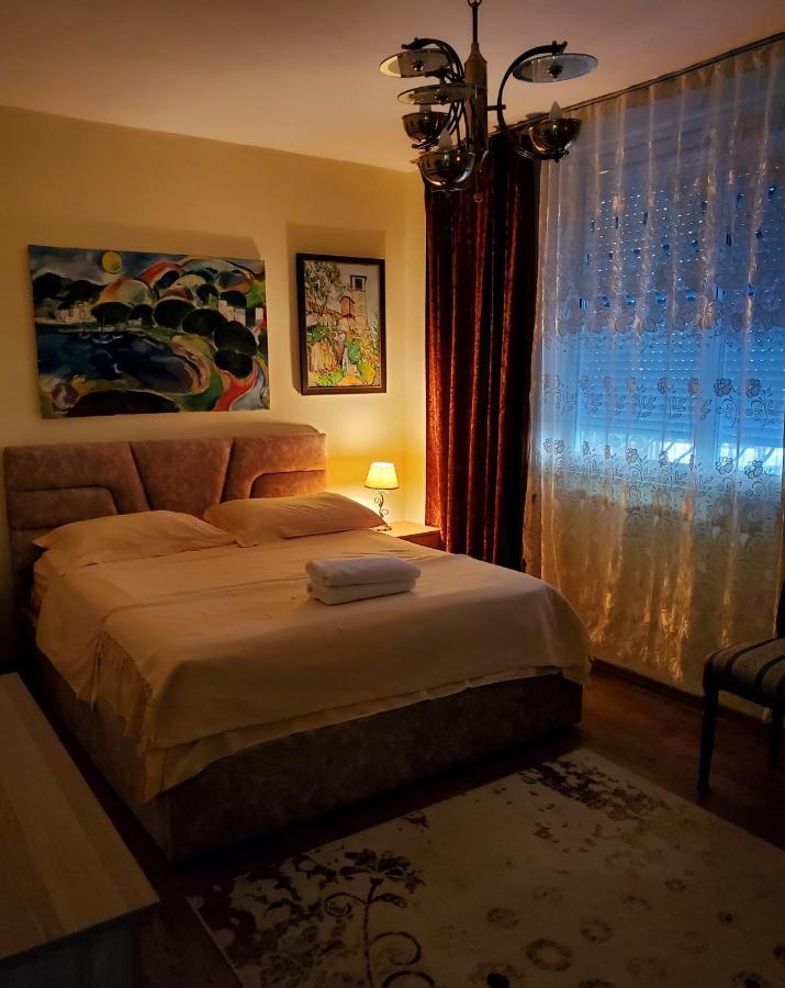Unique Traditional House, Hosted By J&G Tirana Bagian luar foto